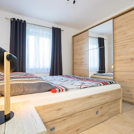 Apartments Sara Milohnici Ngoại thất bức ảnh