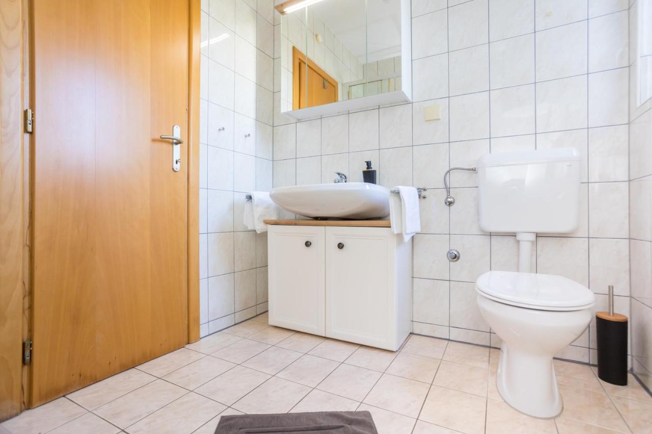 Apartments Sara Milohnici Ngoại thất bức ảnh