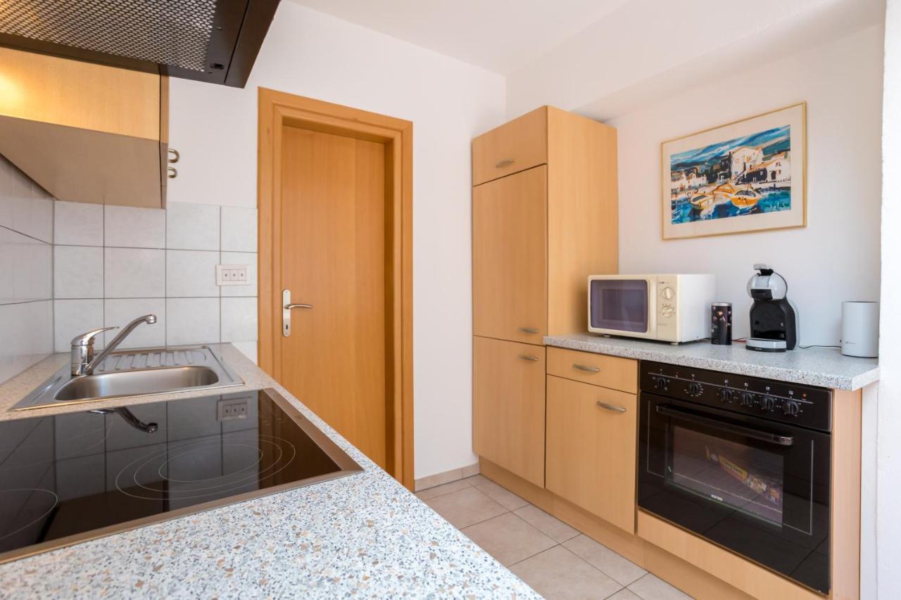 Apartments Sara Milohnici Ngoại thất bức ảnh