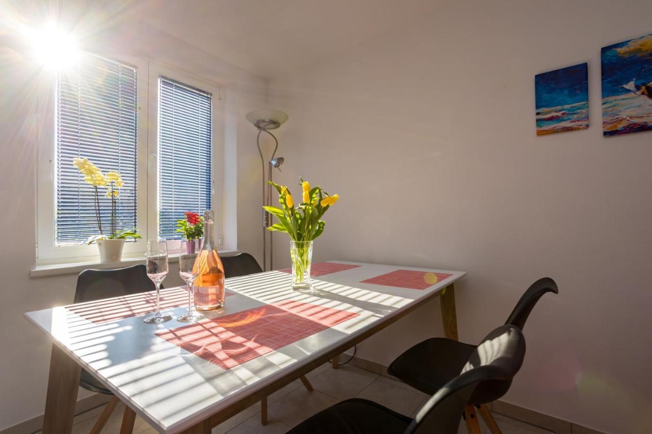 Apartments Sara Milohnici Ngoại thất bức ảnh