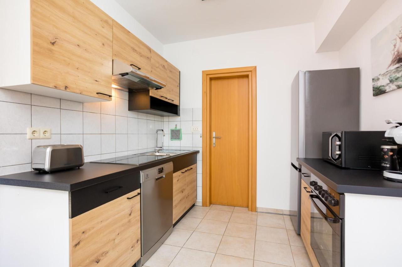 Apartments Sara Milohnici Ngoại thất bức ảnh