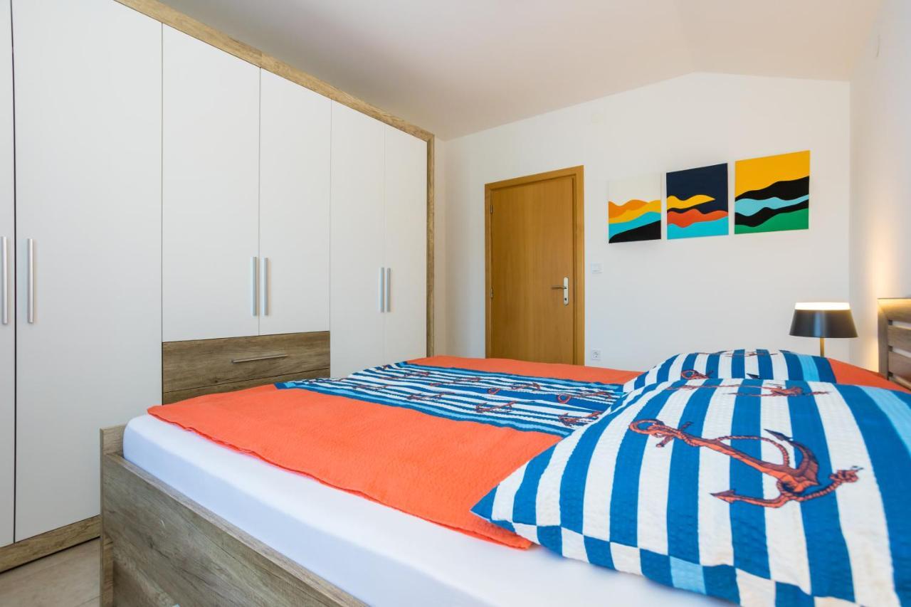 Apartments Sara Milohnici Ngoại thất bức ảnh