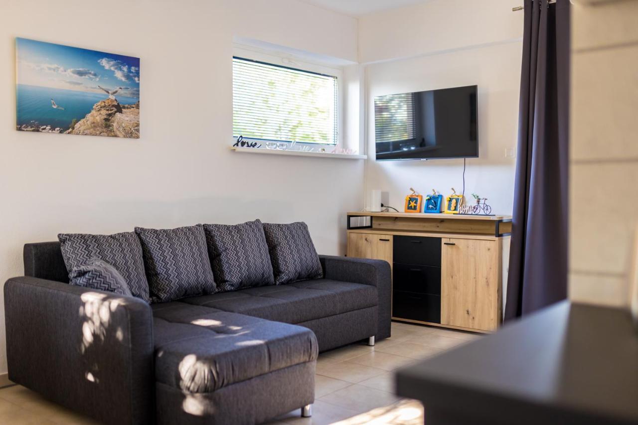 Apartments Sara Milohnici Ngoại thất bức ảnh